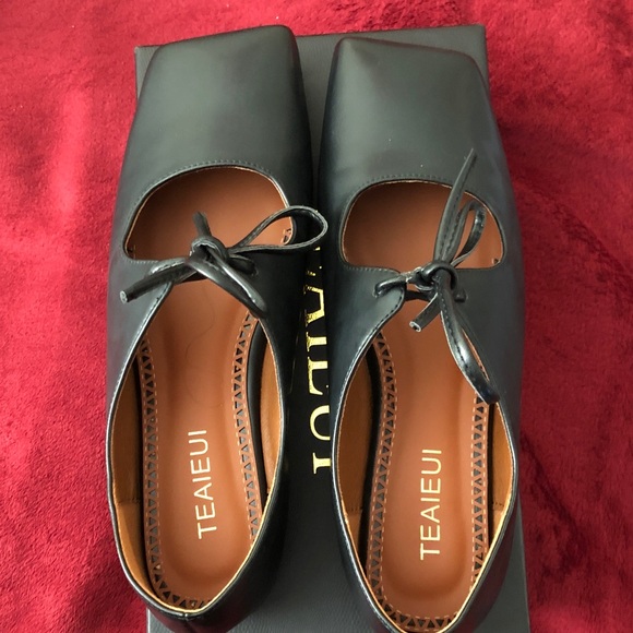 Black Lace-Up Square Toe Shoes - Picture 2 of 4